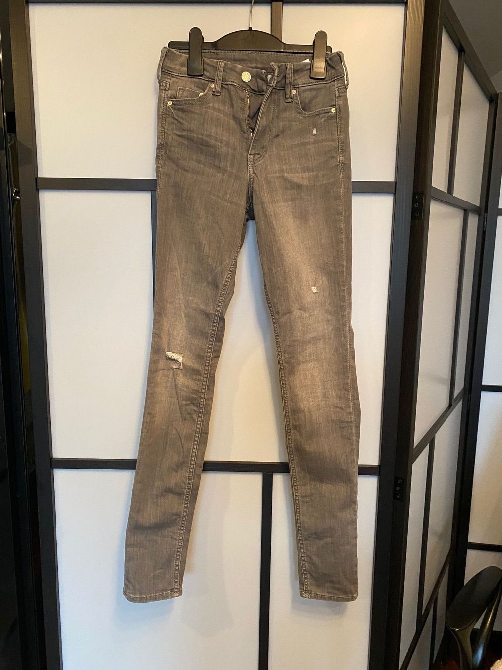 H&M Jeans: New HM skinny jeans – Nuovo (secondo la descrizione) da Zürich venduto da Yuece
