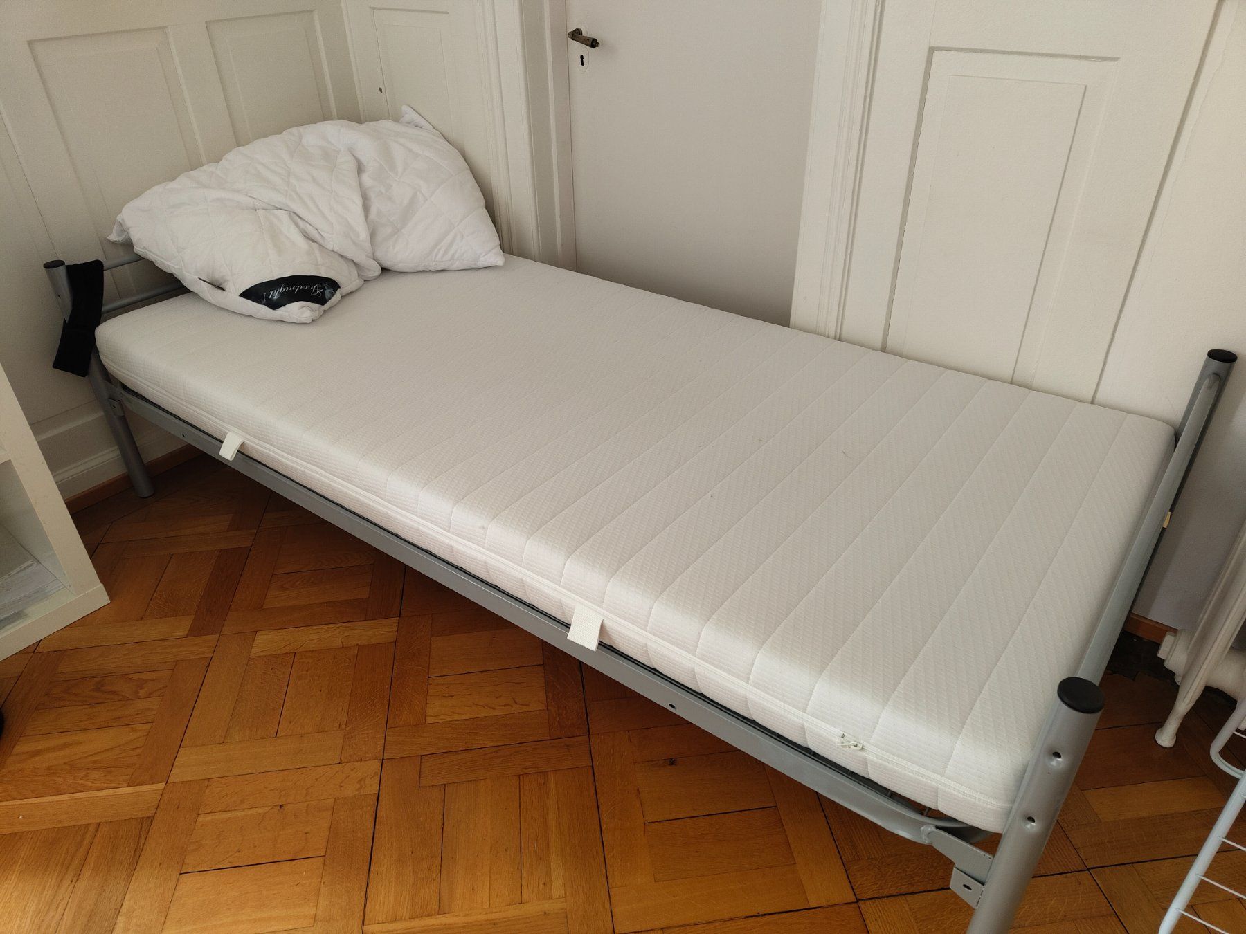 Betten: Einzelbett Metall – Gebraucht aus Regensdorf von kat_5n2y