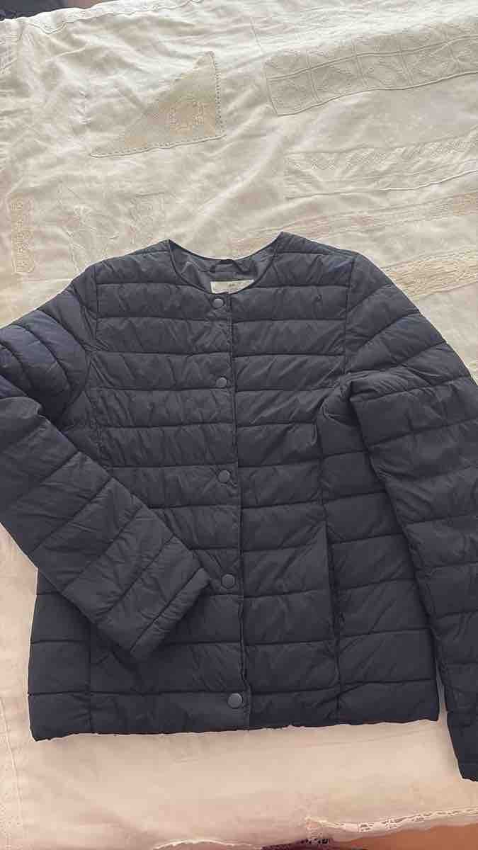 H&M Giacche & Cappotti: Mädchen Steppjacke H&M Gr 164 dunkelblau – Usato da St.Gallen venduto da Morgane2
