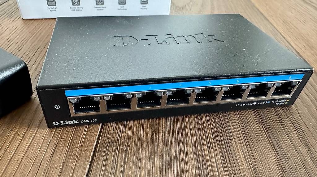 Hub & Switch: D-Link DMS-108 2.5G 8-Port Multi-Gigabit Switch #2236 – Usato da Oberlunkhofen venduto da tru_xc2g 1