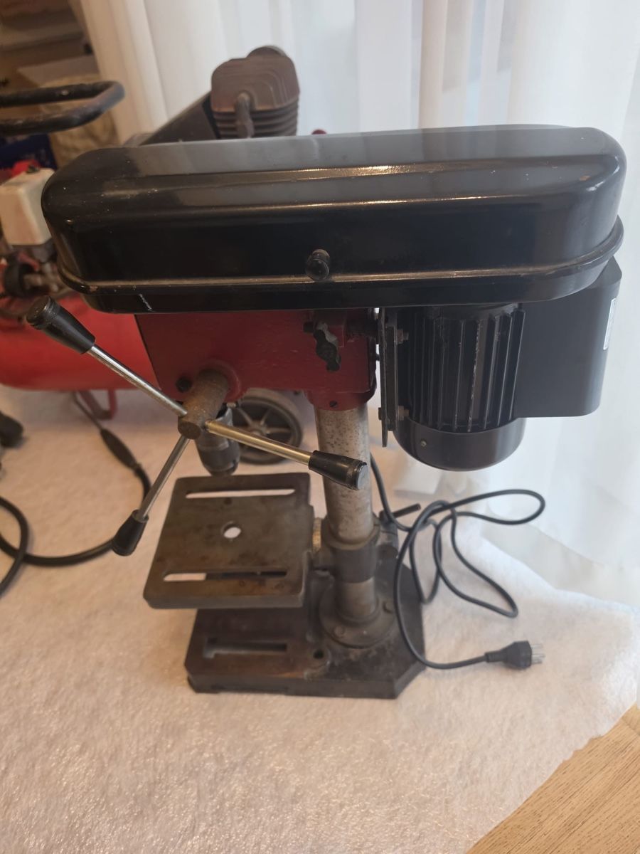 Trapani: Tischbohrmaschine und Kompressor Set gebraucht – Usato da Grenchen venduto da Mary.J 3