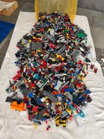 LEGO Konvolut 9.5 kg netto (10 kg total) inkl. 71 Minifigure