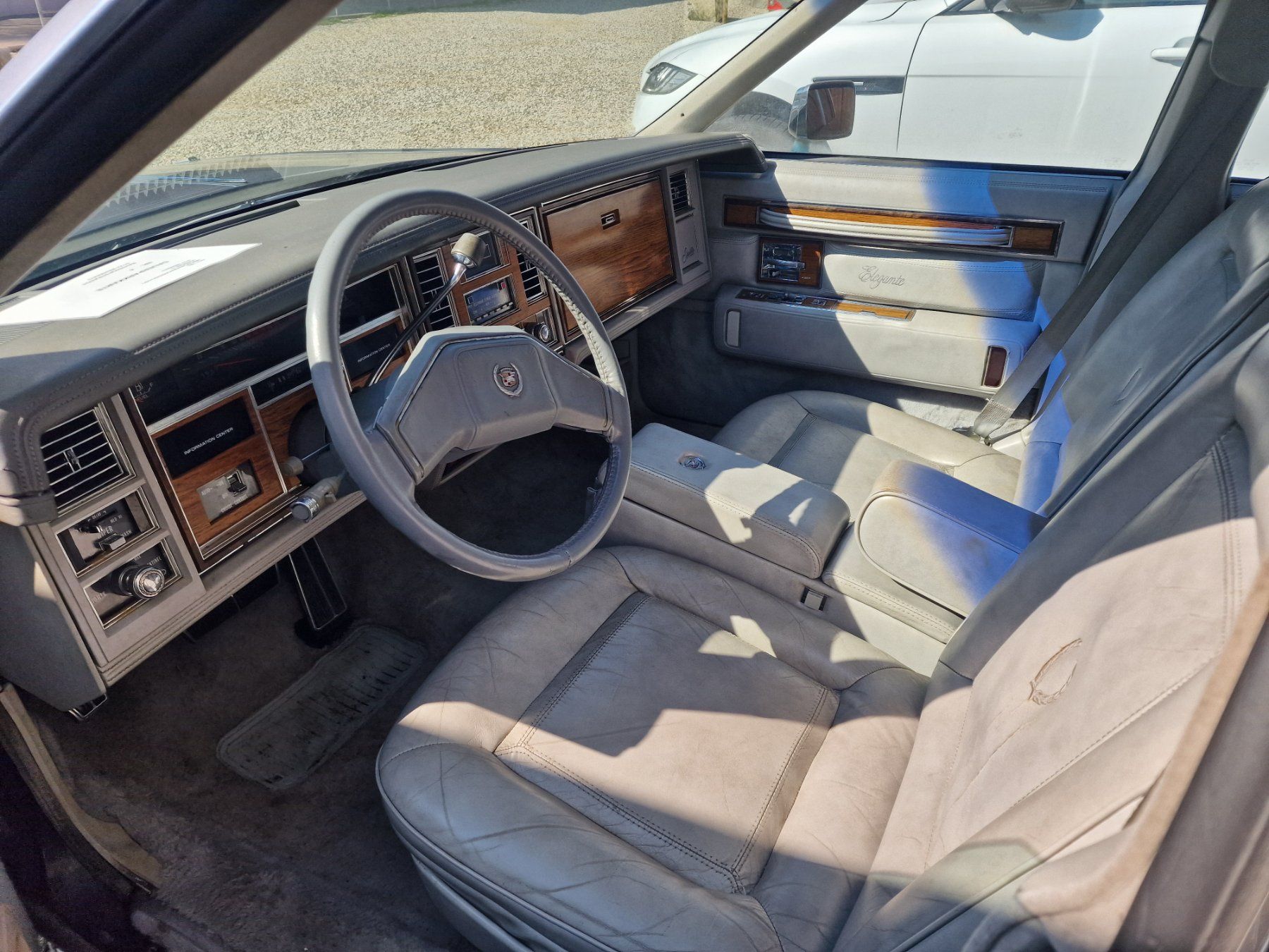 Cadillac Autos: Cadillac Seville 6.0L v8 Oldtimer – Defekt aus Menznau von CS1.6 5