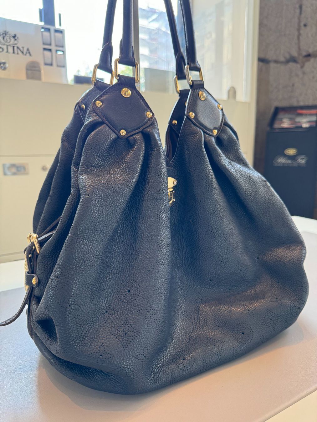 Louis Vuitton Borse da donna: Louis Vuitton Mahina – Usato da Genève venduto da Harold-W 2