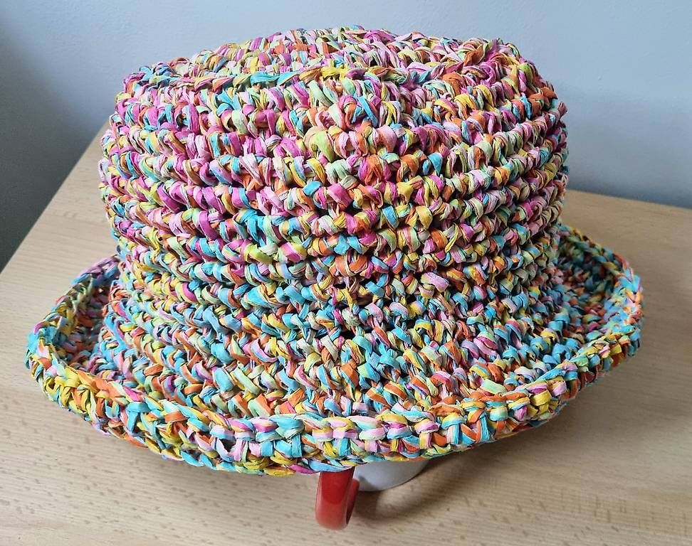Copricapi, berretti & cappellini: Bunter Sonnenhut Hand made – Usato da Brittnau venduto da MS62 2