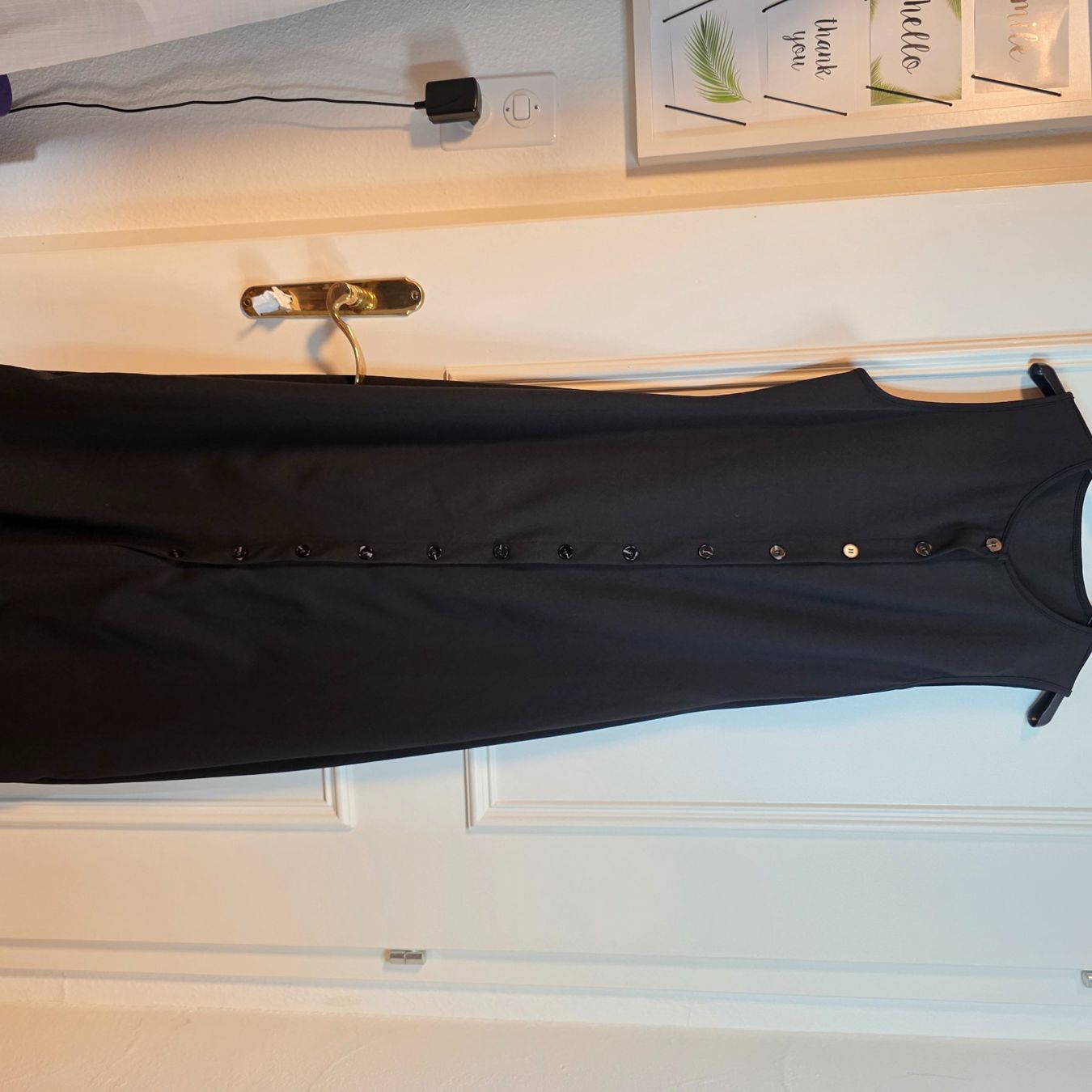 Kleider: Elegantes schwarzes Maxi Kleid mit Knöpfen M Button Down – Gebraucht aus Wald ZH von CapLux 9