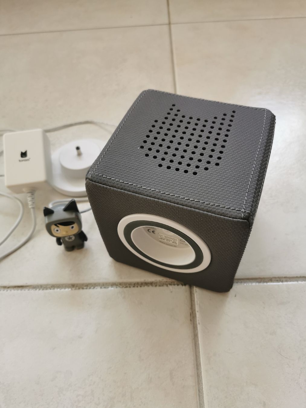 Tonies Jouets: Toniebox Anthrazit Grau mit Kreativtonie – D'occasion à Brunnen par JJaime 2