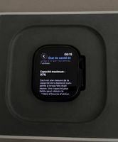 Apple Watch Ultra 2 et nombreux accessoires