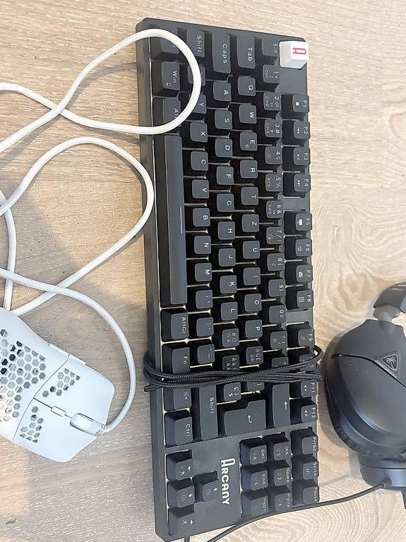 Boîtiers: Gaming Zubehör für pc – D'occasion à oberrüti par eli_p8pg 2
