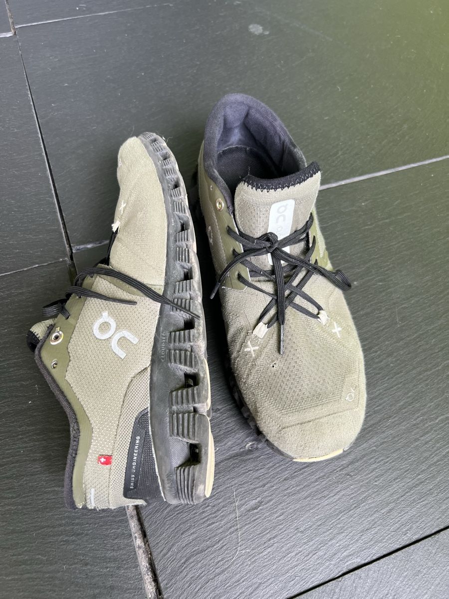 On Chaussures hommes: On Cloud X Gr: 42 – D'occasion à Holziken par 181281