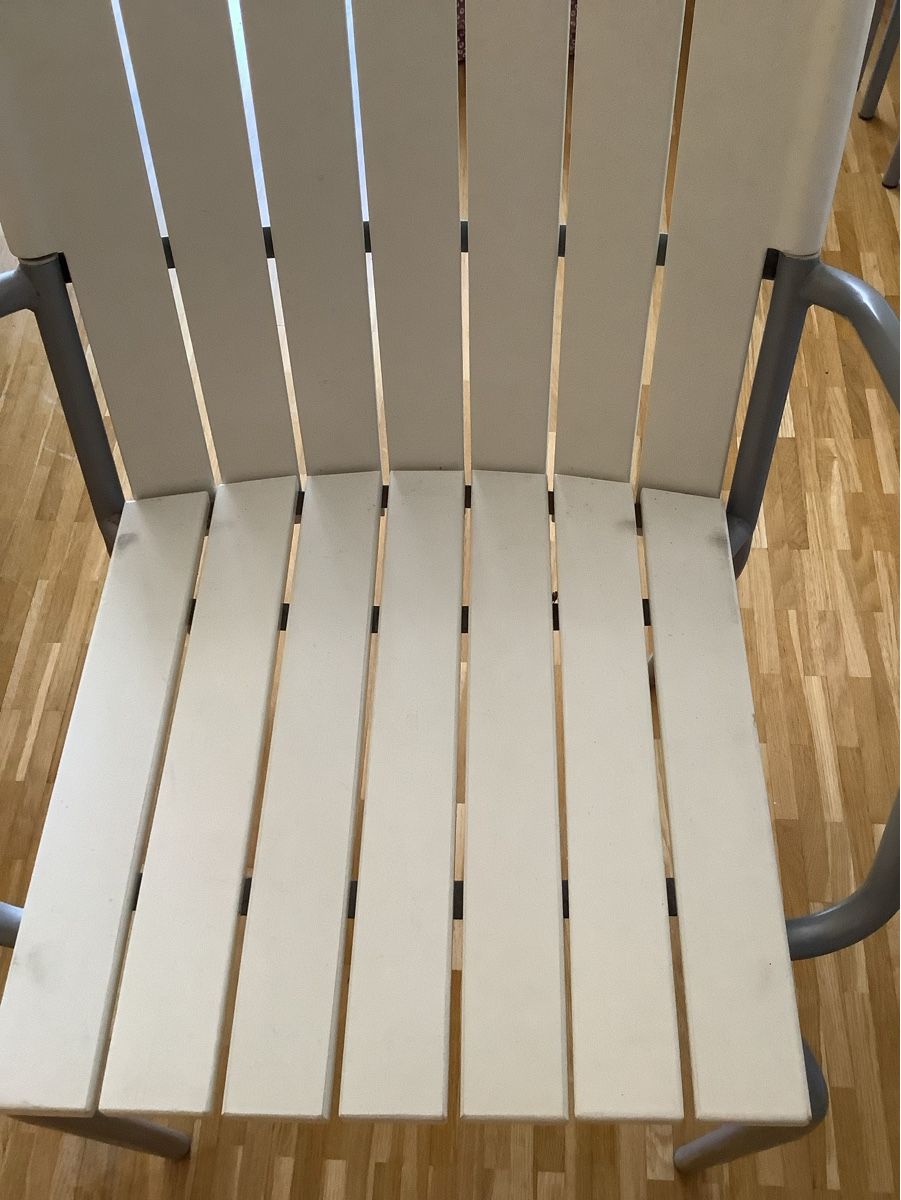 Chaises: 4 stapelbare Gartenstühle – D'occasion à Zürich par Ravnjes 1