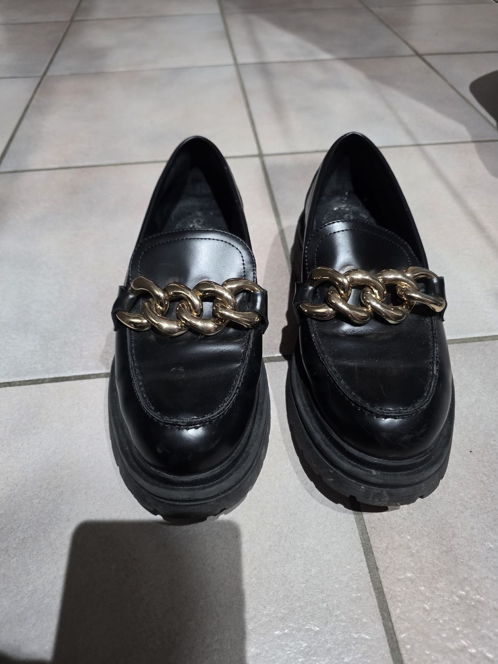 Dosenbach Scarpe da donna: Loafers Catwalk Kette Schwarz Groesse 37 – Usato da Crans-Montana venduto da eli_57z8