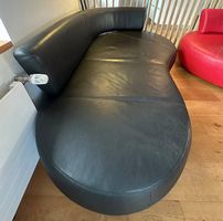 2 Sofas rot, schwarz