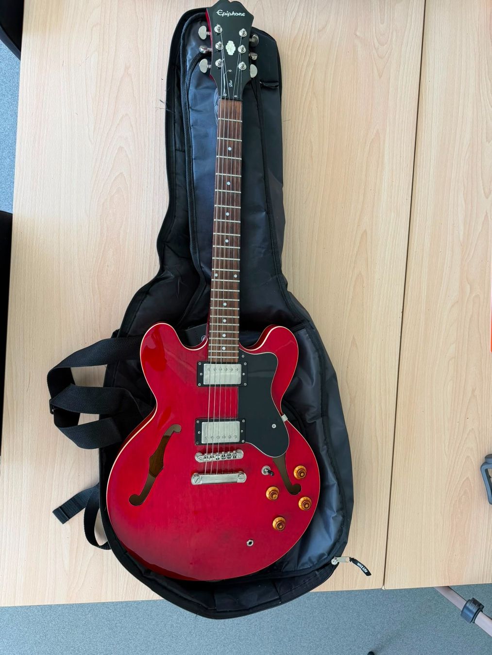 Epiphone Musikinstrumente: Magnifique Epiphone ES-335 Dot Cherry – Gebraucht aus La Chaux-de-Fonds von inf_gt2x 1