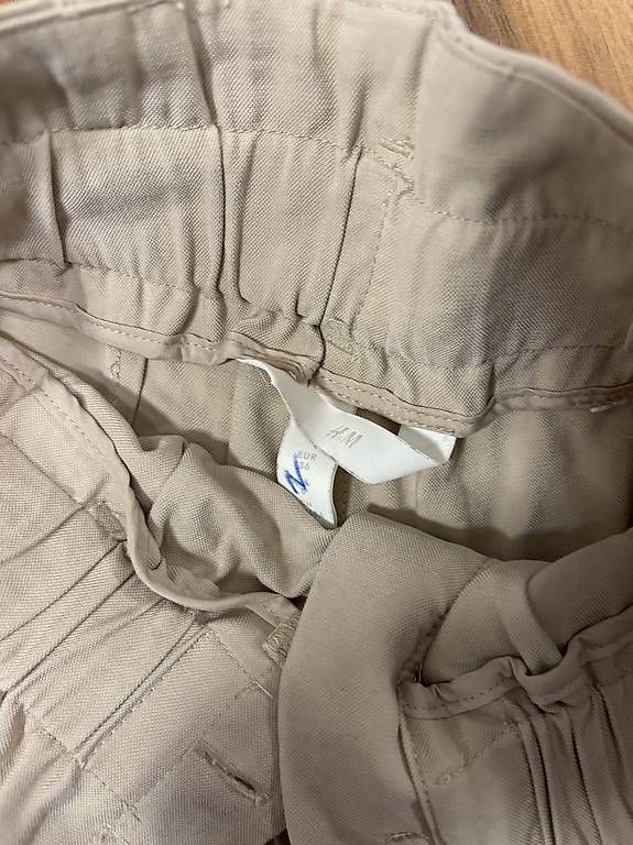Pantaloni: Shorts beige Gr. 36 – Usato da St. Gallen venduto da mustang96 2