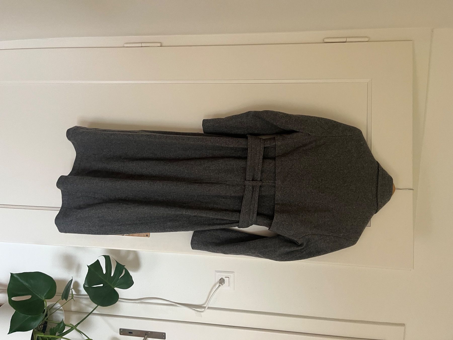 Drykorn Mäntel: Klassischer Mantel Drykorn grau mit Bindegürtel – Neu (gemäss Beschreibung) aus Bern von kar_q2wk 2