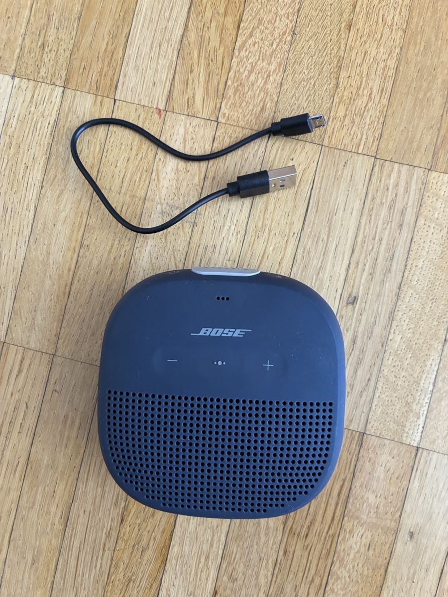Bose Haut-parleurs: Enceinte portable Bose SoundLink Micro bleu – D'occasion à Zürich par rox_l9cg