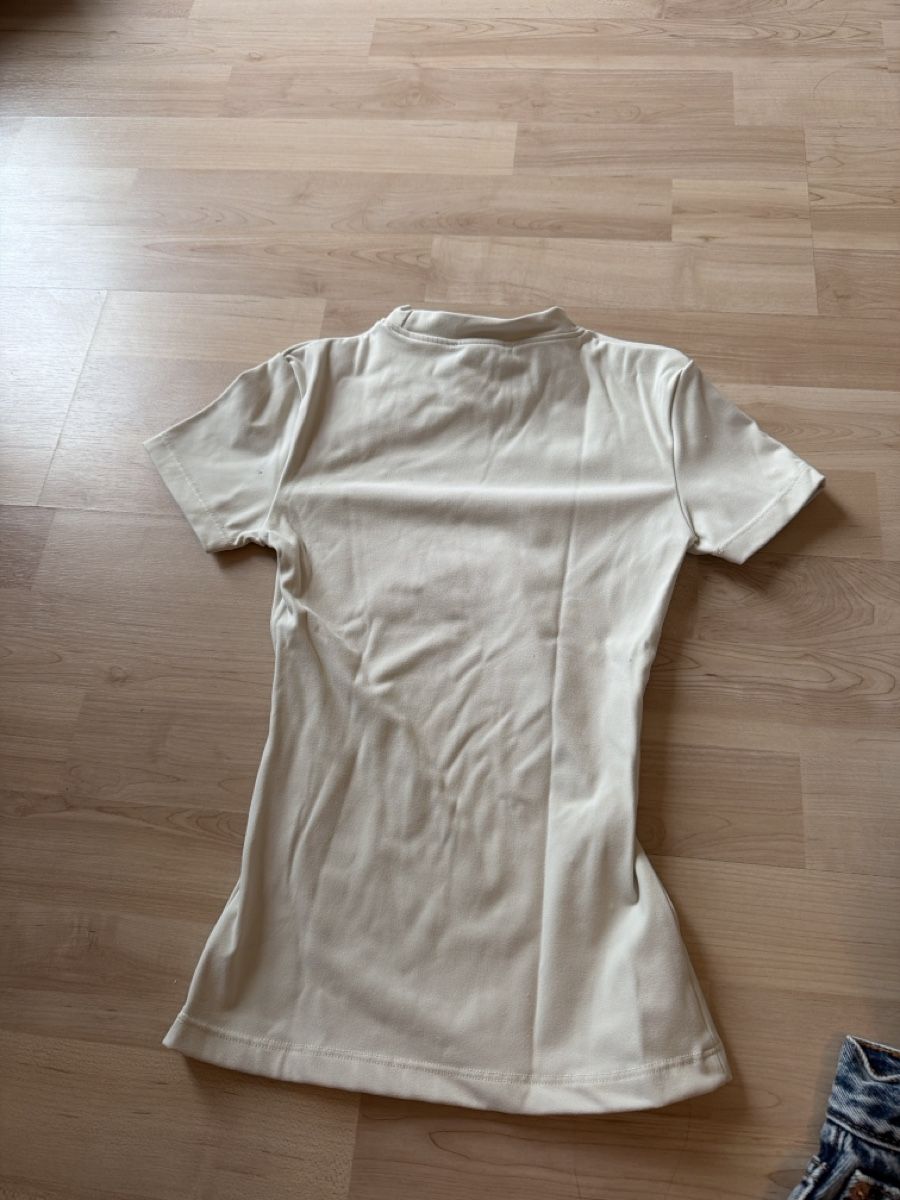 T-shirt: Prettylittlethings T-Shirt – Usato da Röschenz venduto da Roxywittlin 1