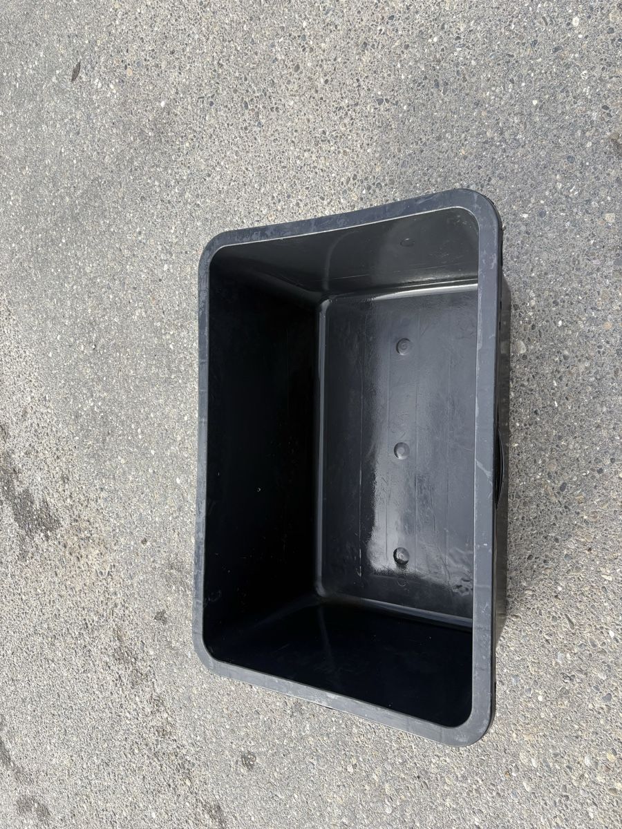Contenitori & Simili: Schöne saubere Kunstoffbox 75x50x30 – Usato da Grosswangen venduto da Tonius62 1