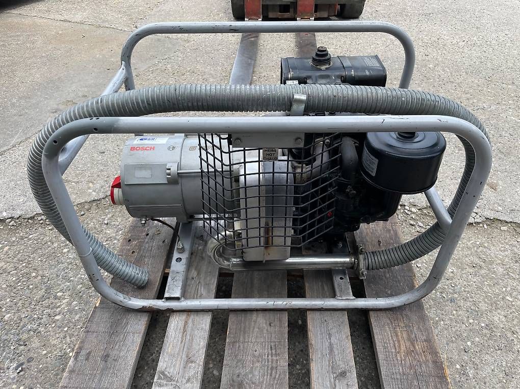 Bosch Generatori di corrente: Stromerzeuger Bosch G 4700 mit 4.4 kVA – Usato da Buckten venduto da Spiesstcs 4
