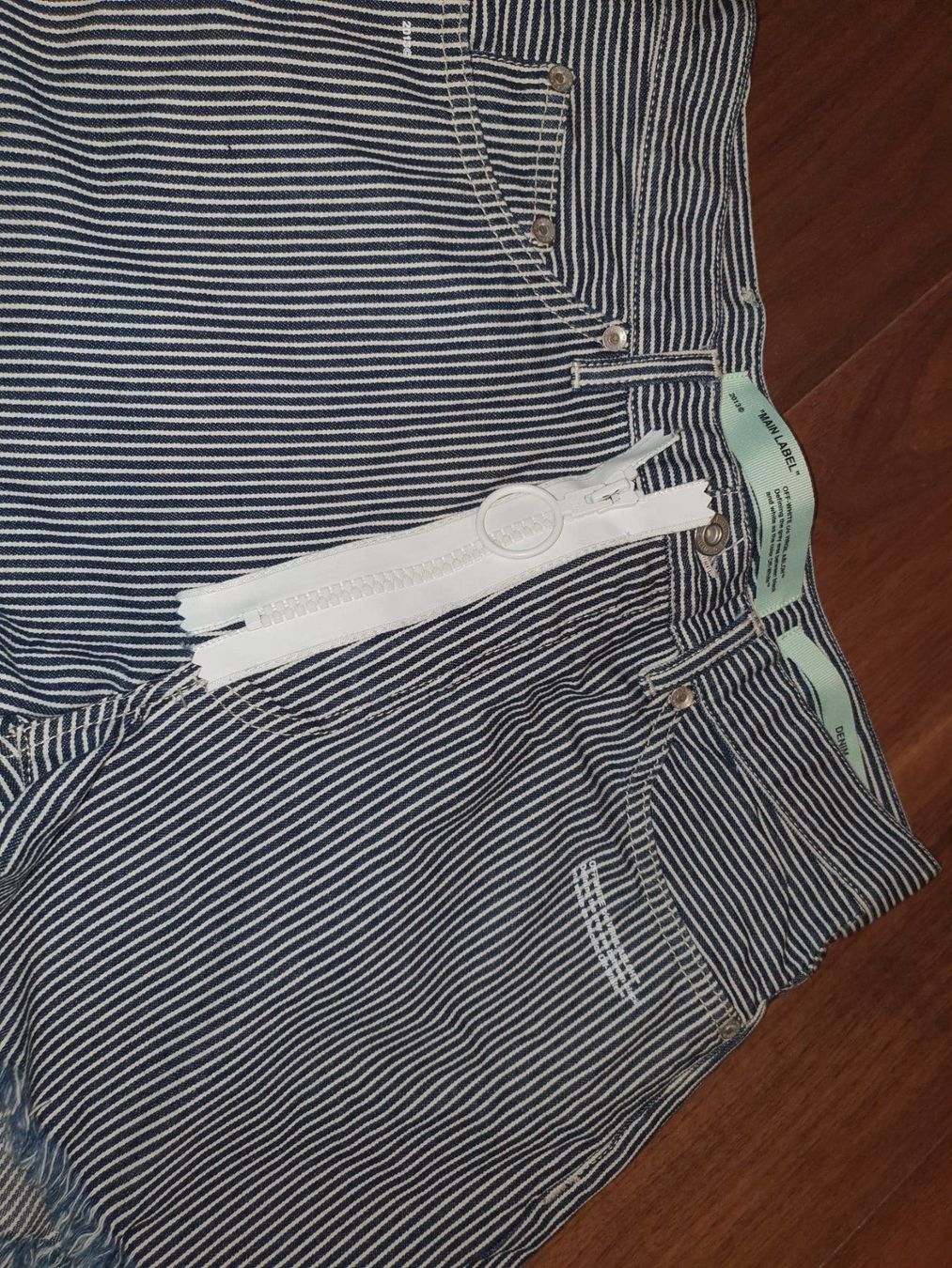 Jeans: Shorts Off-White c/o Virgil Abloh – Usato da St-Sulpice VD venduto da juhdu 4