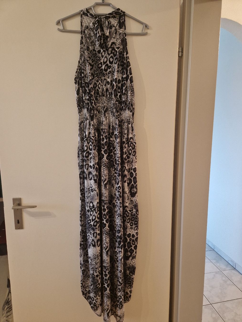 Vestiti: kleid leopard grauschwarz – Nuovo (secondo la descrizione) da Ebikon venduto da kov_9vqb 4