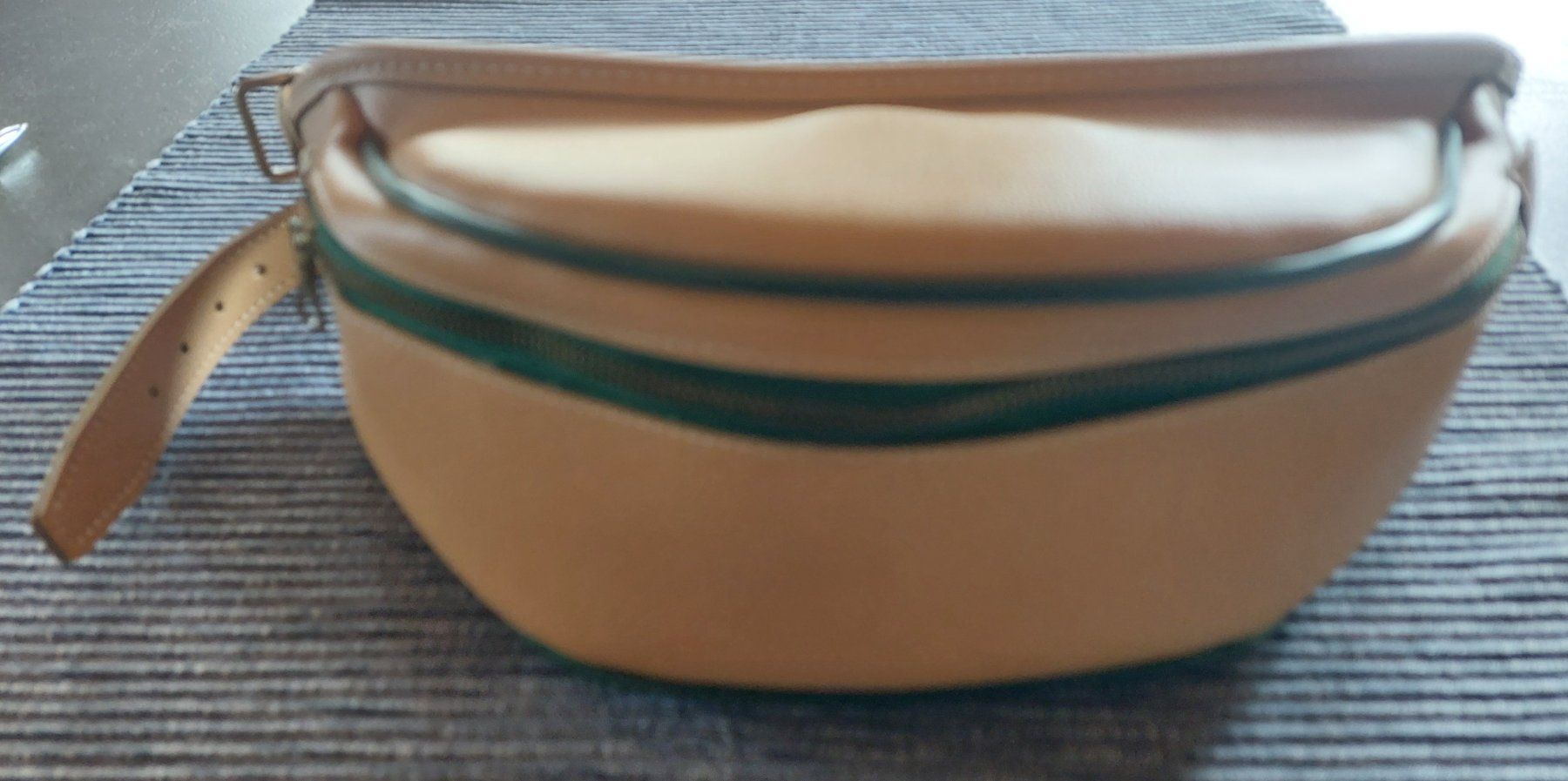 Borse da donna: BAUCHTASCHE BANANE – Nuovo e nell'imballaggio originale da Summaprada venduto da nora014