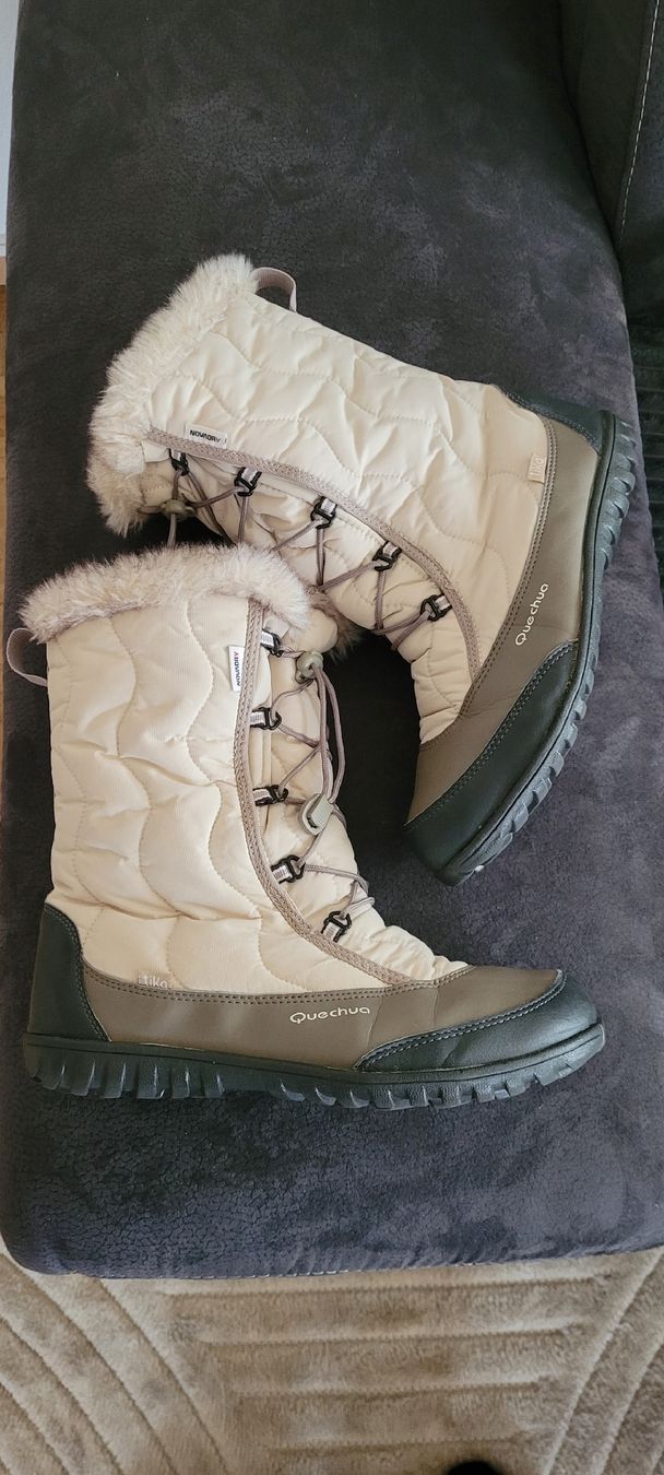 Decathlon Damenschuhe: Bottes de neige chaudes Quechua /P 39 – Neu (gemäss Beschreibung) aus Vevey von x_y_f