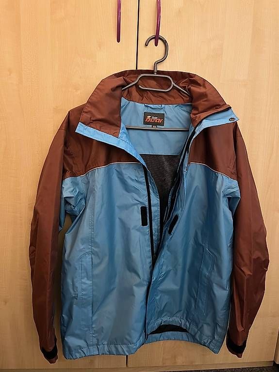 Jacken: Regenjacke Gr.164 – Gebraucht aus Teufenthal AG von and_rea7