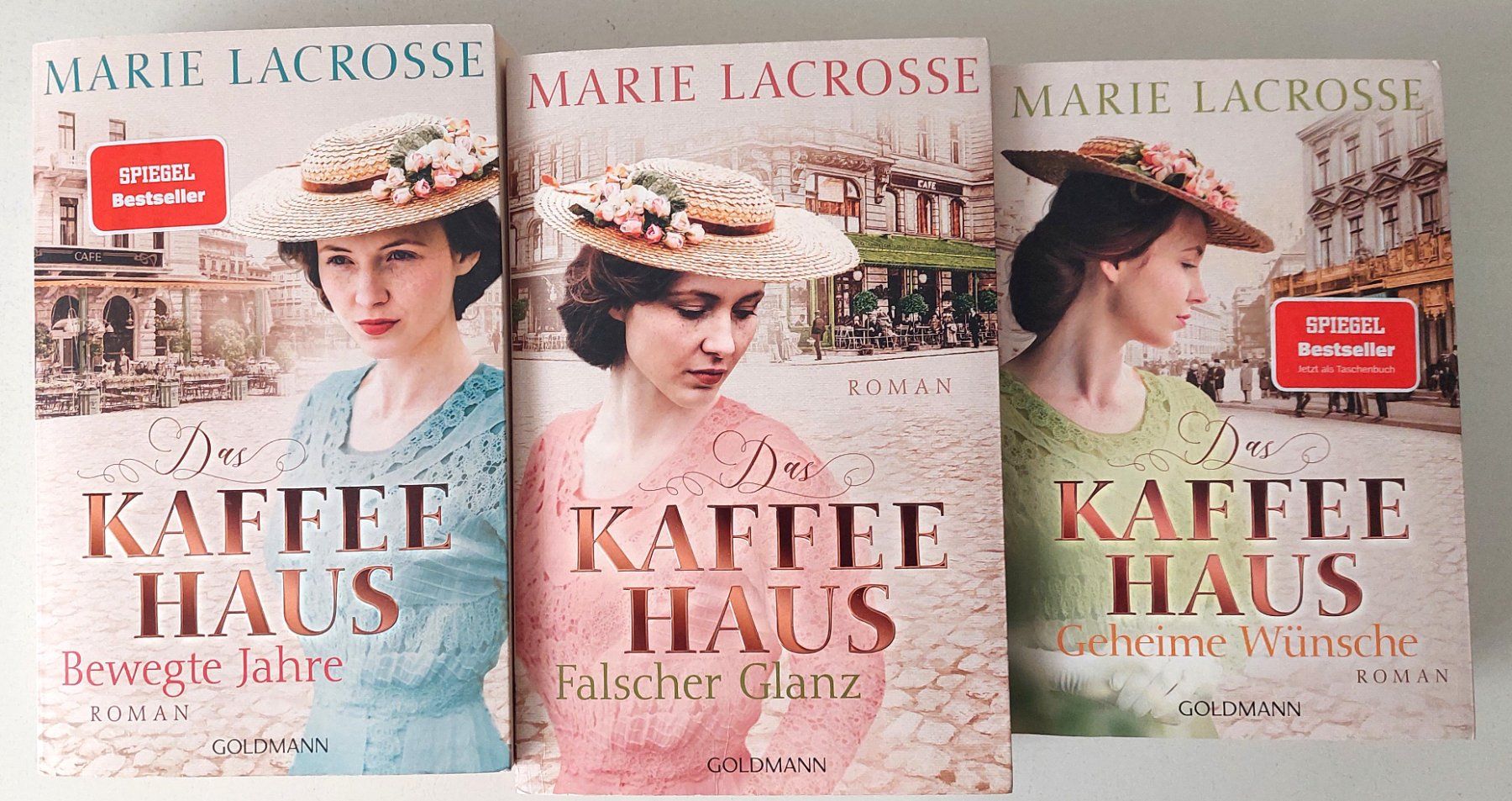 Libri: LACROSSE Marie, Das Kaffeehaus Bd. 1-3 – Usato da Uitikon Waldegg venduto da Boots15