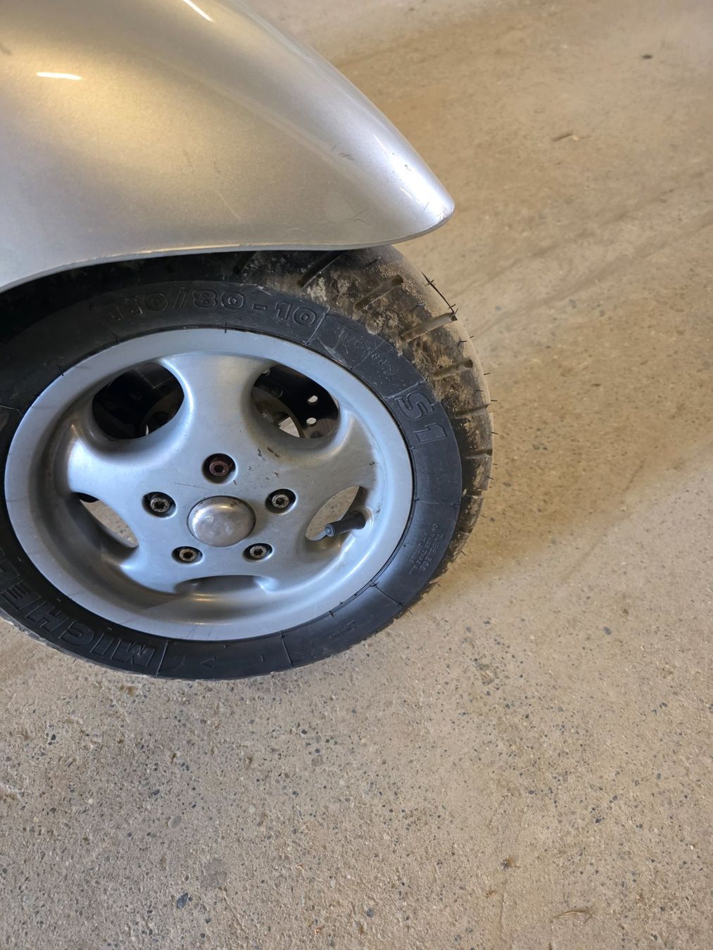 Vespa Scooter: Vespa Roller Silber Occasion mit Kratzern – Usato da Dietlikon venduto da rafcie 5