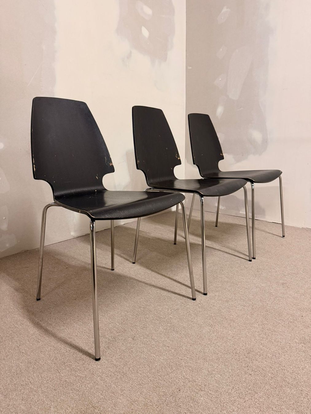 Ikea Chaises: Ikea Vilmar Stuhl in schwarz, stapelbar – D'occasion à Rickenbach ZH par Der-Insider 8
