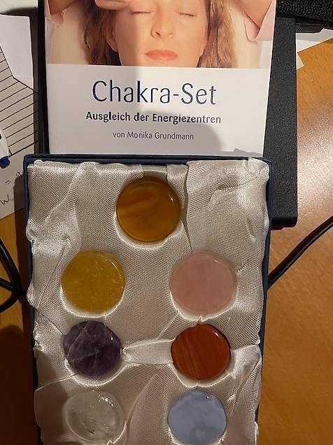 Minerali & Pietre curative: Chakra-Energie-Steine – Usato da Wald ZH venduto da Nutria01