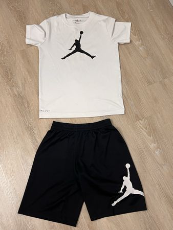 Jordan T-Shirt und Shorts Set Grösse L guter Zustand