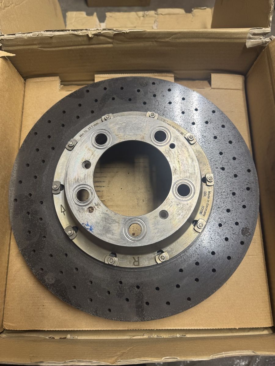 Porsche Tutti pezzi di ricambio auto: 4 Disques en céramique Porsche Gen. 997 – Usato da Neuchâtel venduto da CP-AUTOS 3