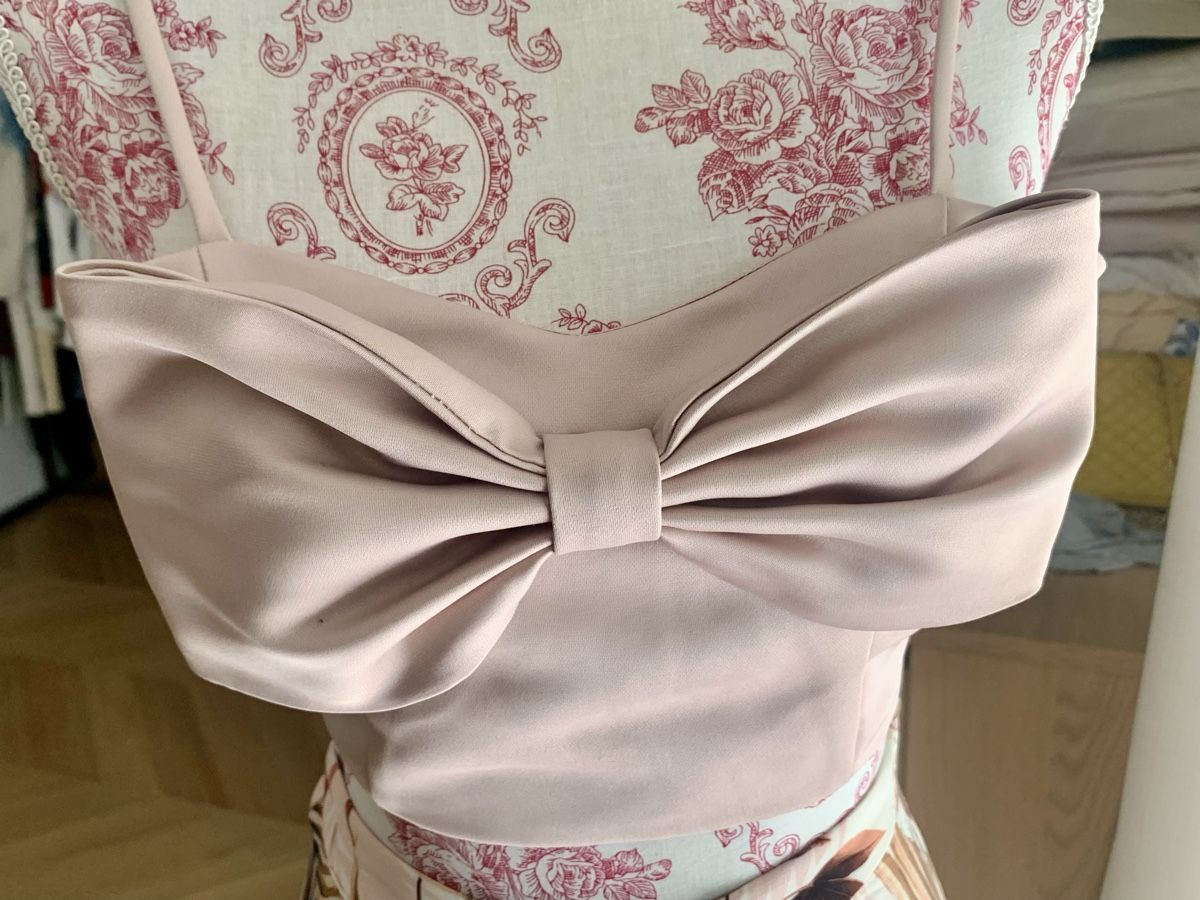 Tops: Chic bow crop top XS/S – Gebraucht aus Zürich von Angela_Fashion_Lover 1