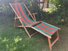 Kultiger Vintage-Liegestuhl aus Holz mit Beinstütze