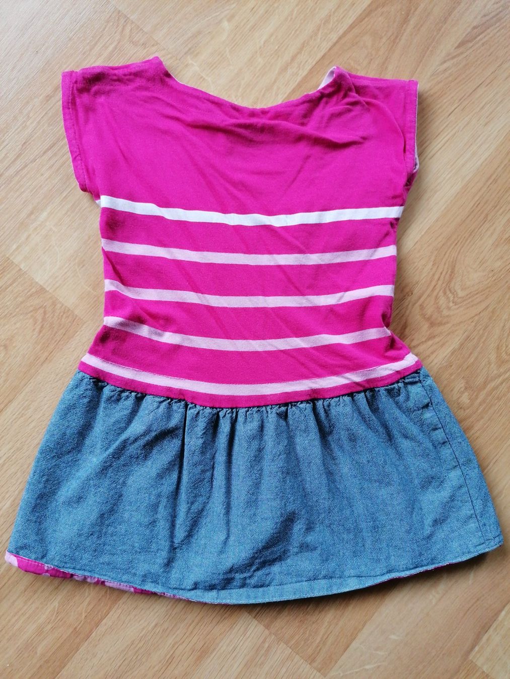Vestiti & Gonne: Wendekleid Gr 102 – Usato da Büttikon AG venduto da Amineah