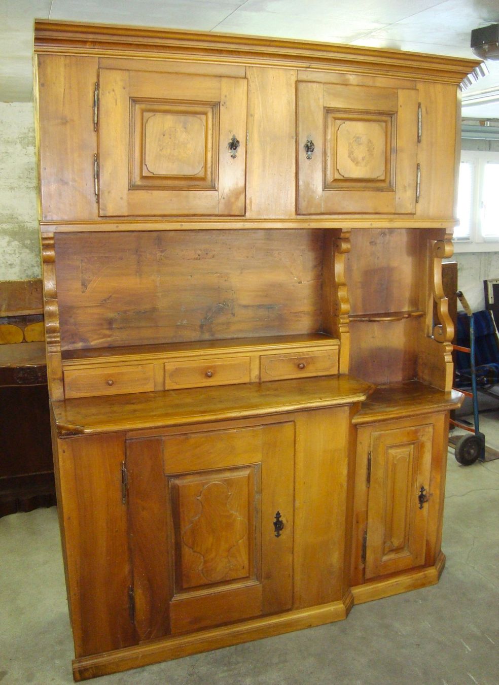 Credenze: antikes Barock Buffet, Nussbaumholz – Usato da Oberdorf NW venduto da Lufao 2