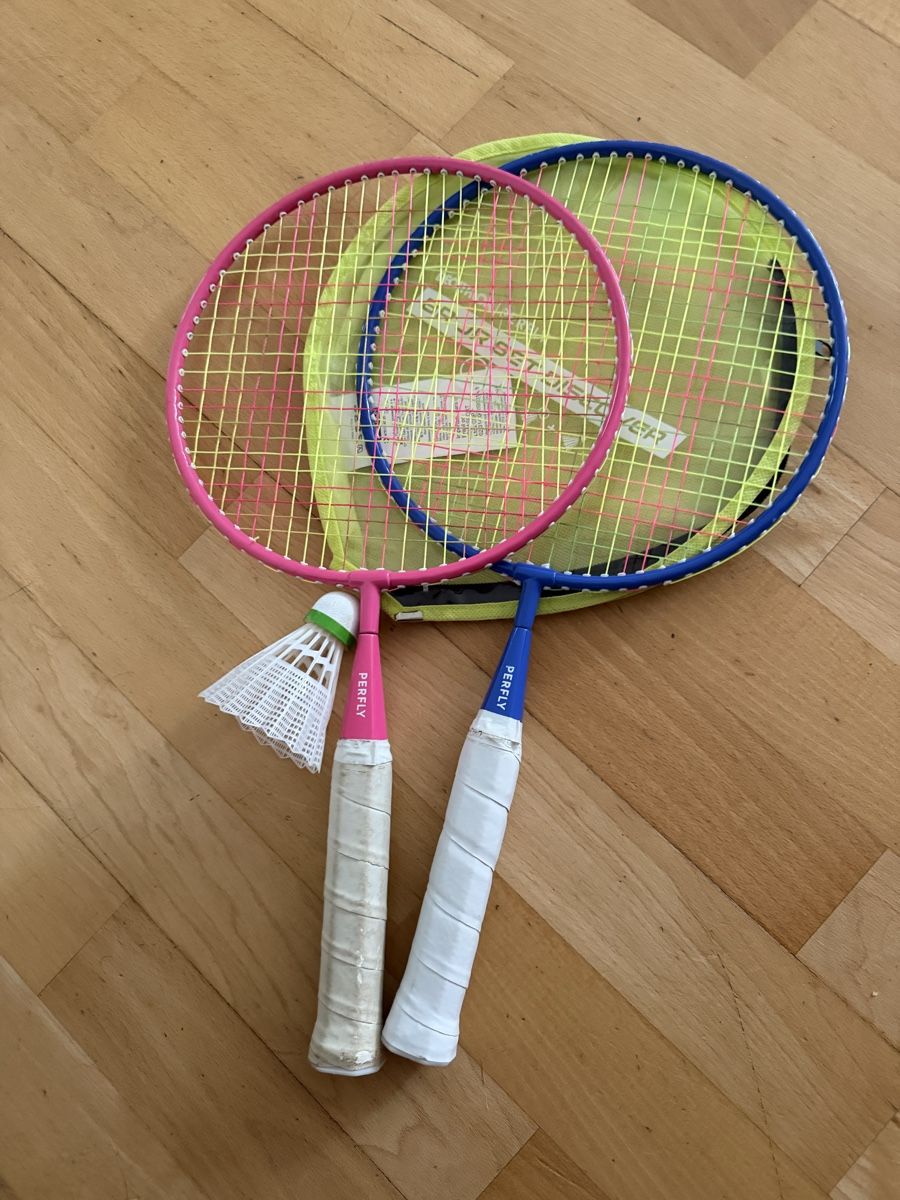 Giochi: Badminton Set 2 Schläger 1 Federball – Usato da Urdorf venduto da Maeneli90 1