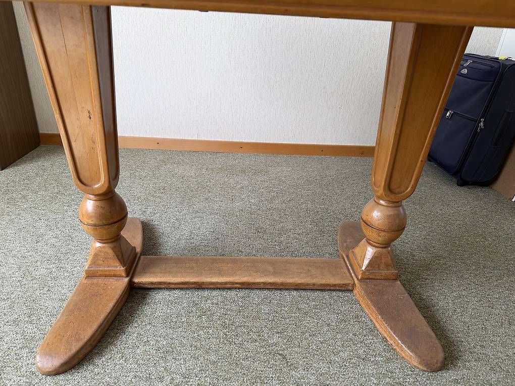Tavoli: Alter Holztisch, ausziehbar – Usato da Hinterkappelen venduto da Metal-art 3