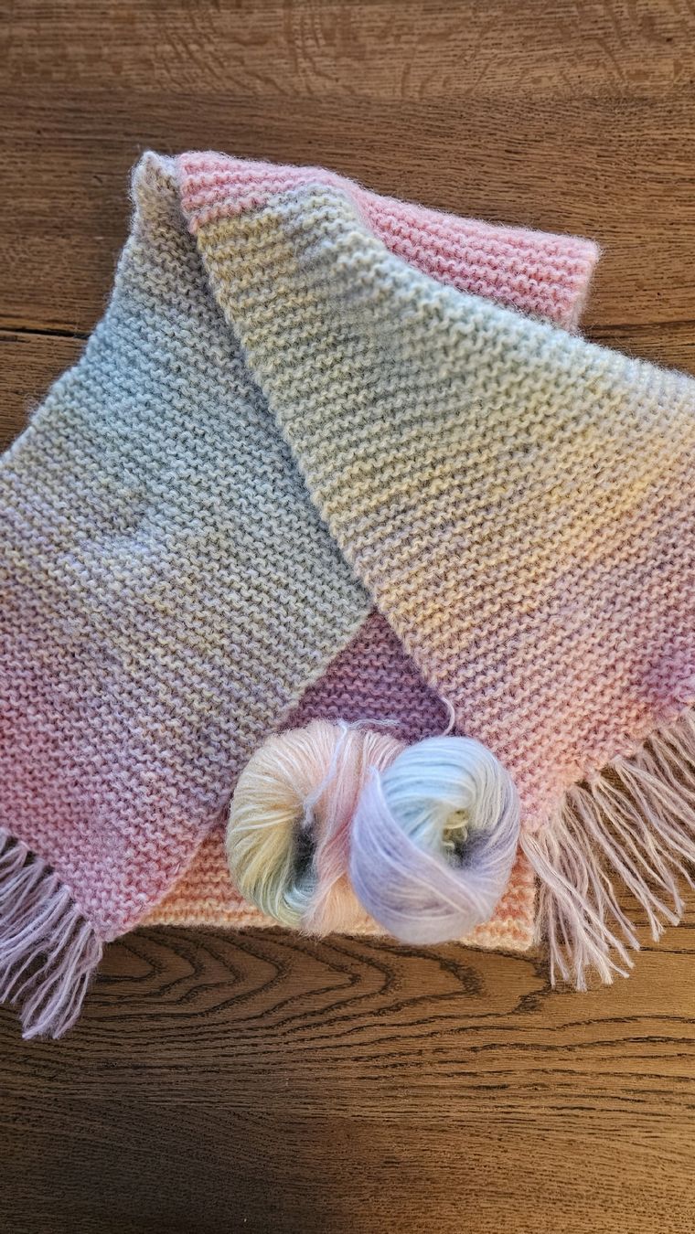Foulard & Sciarpe: Strickschal wunderbar weich. – Nuovo e nell'imballaggio originale da Fehraltorf venduto da lisam16 4