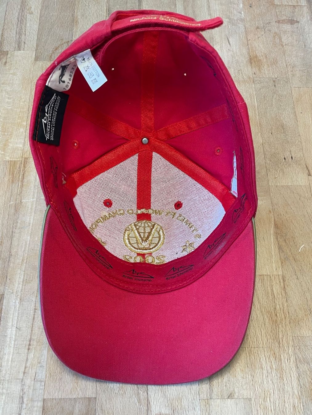 Copricapi, berretti & cappellini: 2002 Cap Michael Schumacher 5x World Champ Ferrari – Usato da Zürich venduto da le_souk 4