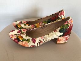 Escarpins fleuris Couleur Pourpre taille 36 comme neufs