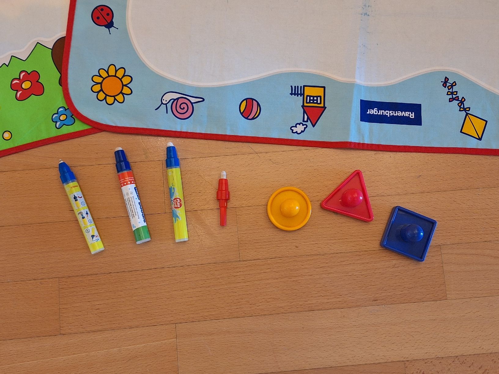 Ravensburger Giocattoli: Aqua Doodle Set mit 2 Matten & Zubehör – Usato da Oberrieden venduto da man_9tm2 1