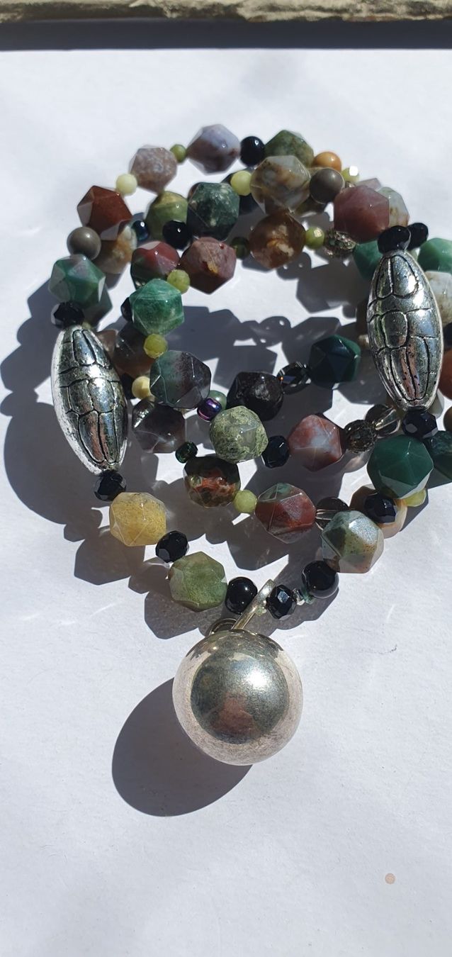 Catenine: Lang Kette aus Agate mit Silbern Kugel – Nuovo (secondo la descrizione) da Benglen venduto da Meercat3 4