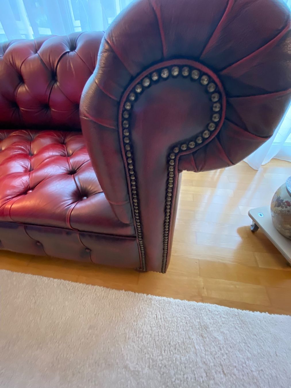 Chesterfield Divani: Chesterfield 2er & 3er Sofa, Bordeaux Rot – Usato da Zollikerberg venduto da Baski88 5