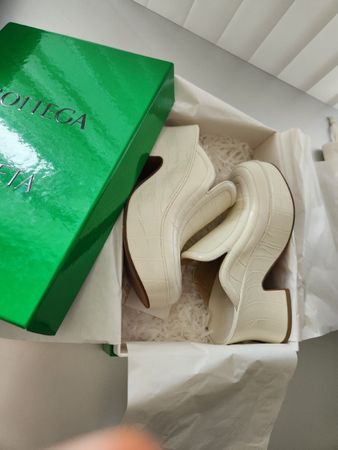Bottega Veneta White Leather Platform Mules Size 37