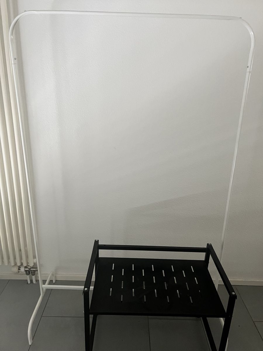 Ikea Guardaroba: IKEA mulig White clothes rack and black storage bench set – Usato da Fribourg venduto da pri_b9gq
