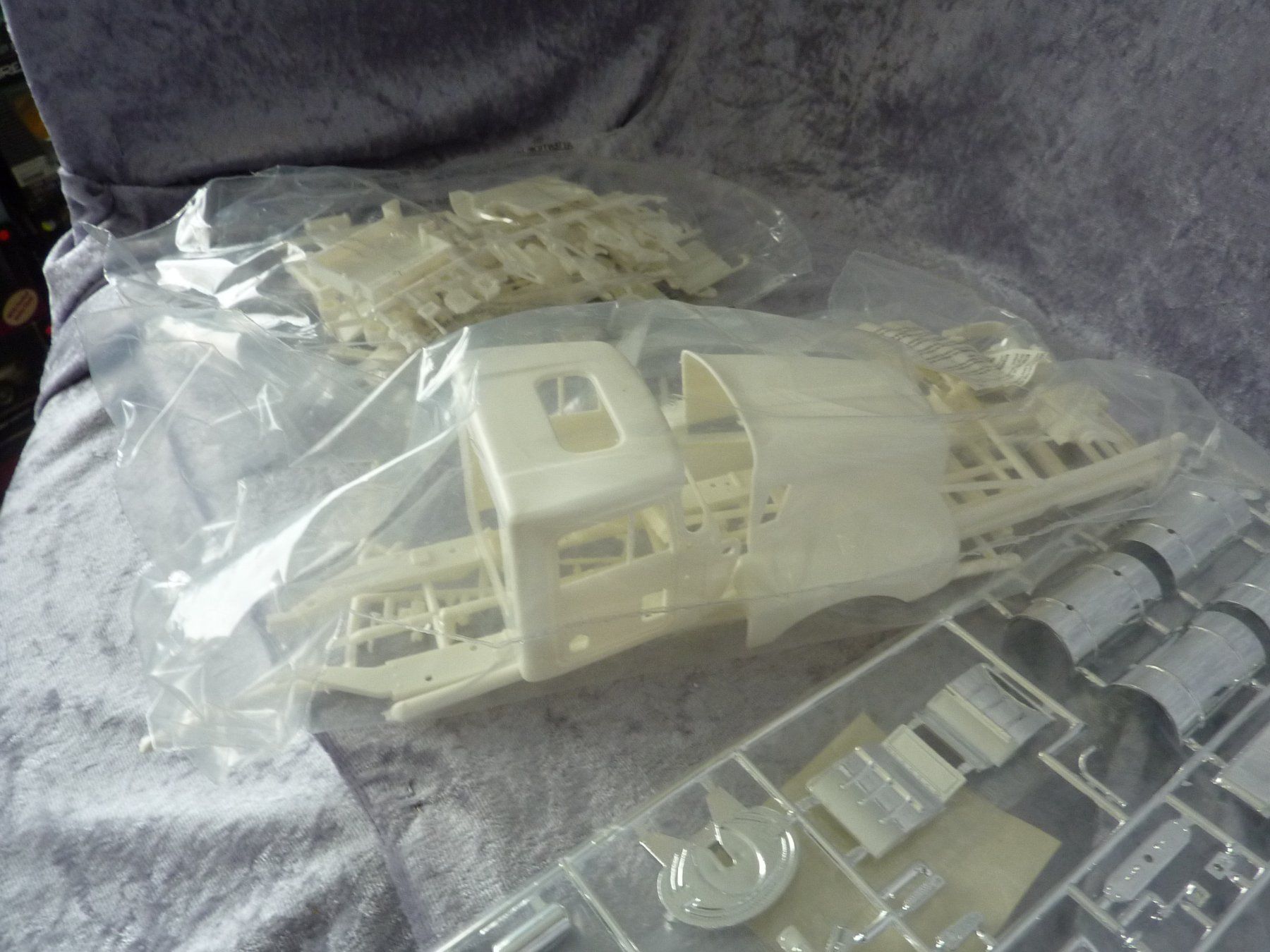 AMT/ERTL Voitures modèles: Kenworth Canepa T600A 1:25 – D'occasion à Dürrenäsch par modellautos4you 2